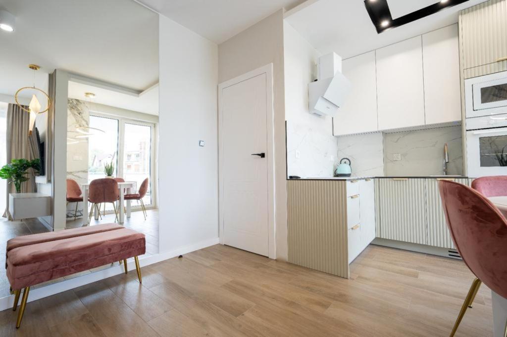 Rodzinne Apartamenty Bardzo Blisko Plazy Реваль Экстерьер фото