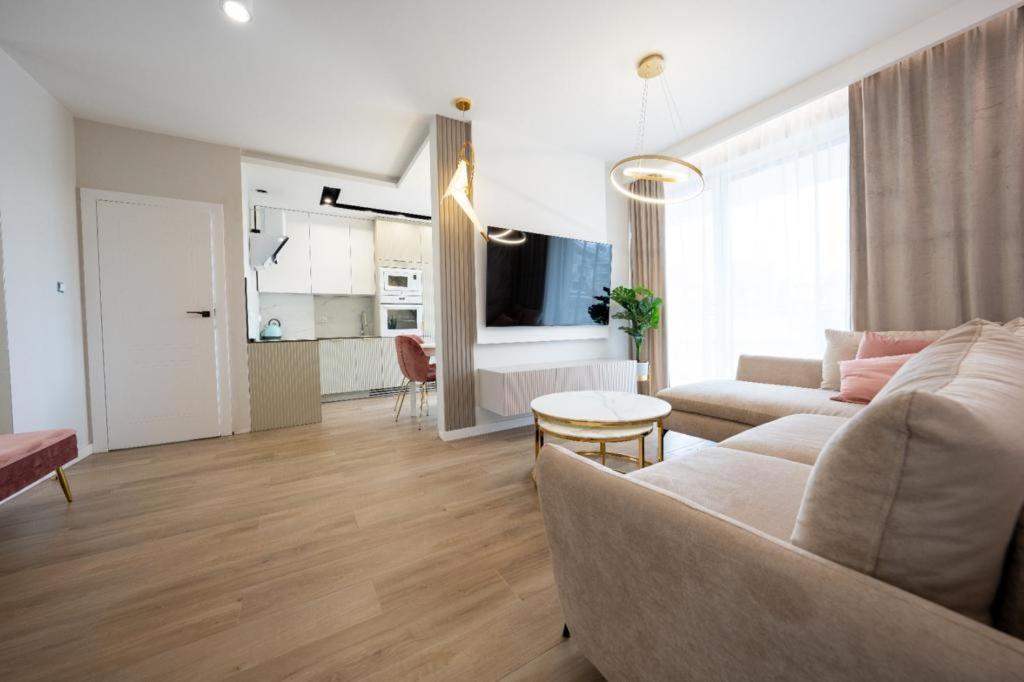 Rodzinne Apartamenty Bardzo Blisko Plazy Реваль Экстерьер фото